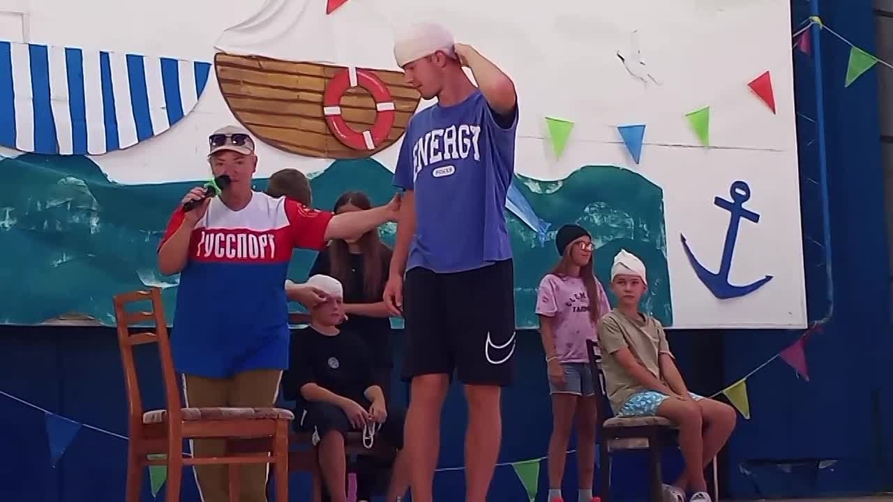 Сентябрь 2026 года летний зал детского оздоровительного лагеря "Лучистый" превратился в…