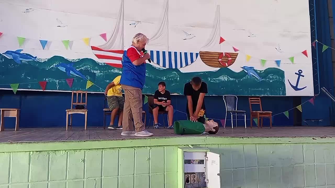 Евпатория: Ольга Валентиновна капитан УЦС Восвод провела мастер-класс на сцене для…