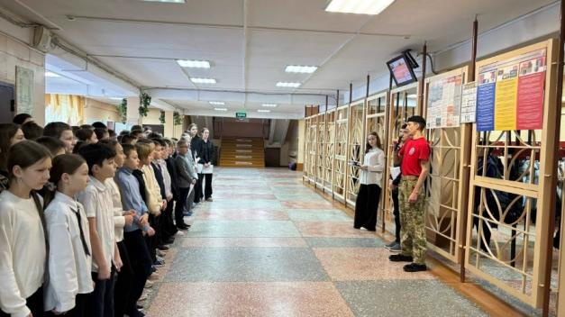 Волонтеры ВОСВОД в образовательных учреждениях с лекциями