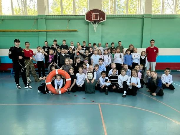 Встреча со школьниками, посвящённая безопасности на воде в летний период
