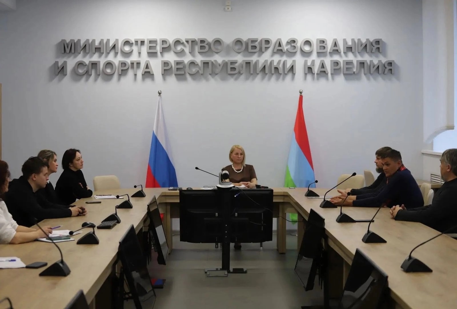 В Министерстве образования и спорта Карелии обсудили развитие водно-спасательного многоборья в…